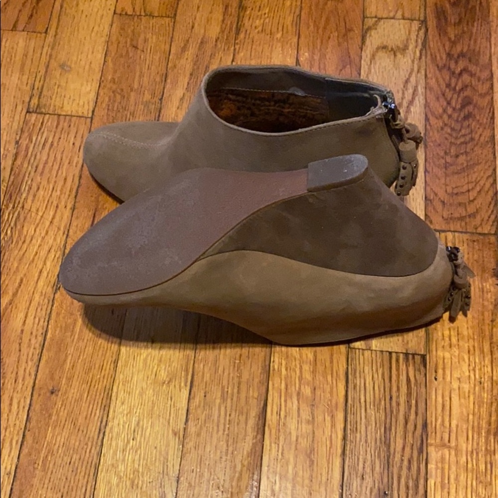Shoes - Picture 3 of 3